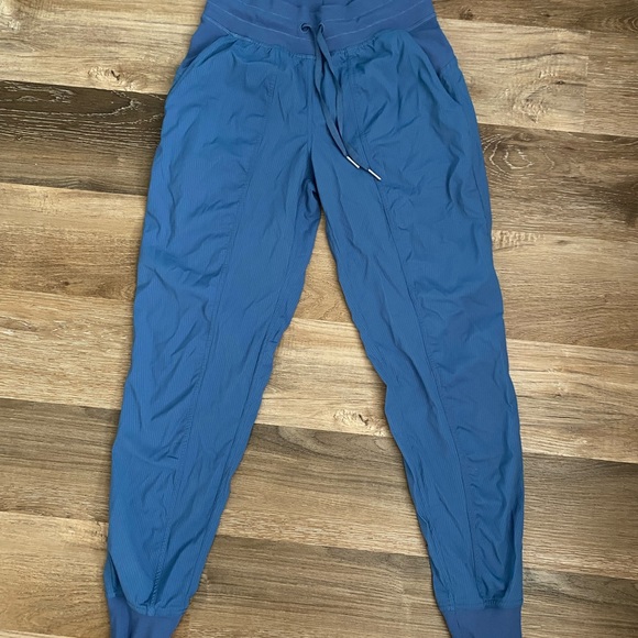 Lululemon pants - Picture 2 of 4